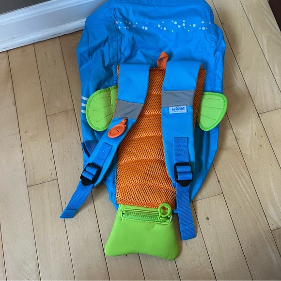 Trunki PaddlePak Kid’s Water-Resistant Backpack Bag Blue Fish Pockets - Picture 2 of 5